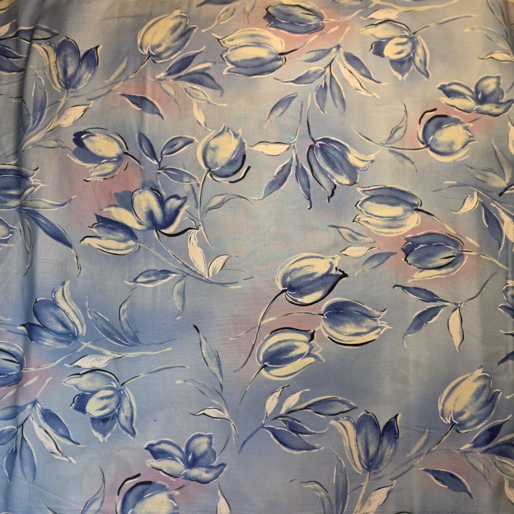 Large Blue Tulips Cotton Quilting Fabric Jo-Ann Fabrics 36 x 44 inches wide - Picture 7 of 13